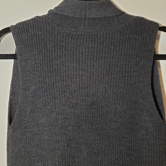EUC Wilfred Vest - Picture 4 of 4
